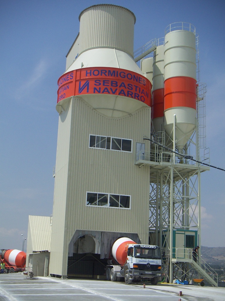 SAX CENTRAL DE FABRICACION DE HORMIGON CON OFICINAS