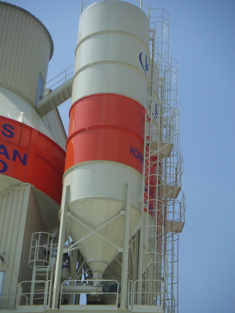 SAX CENTRAL DE FABRICACION DE HORMIGON CON OFICINAS