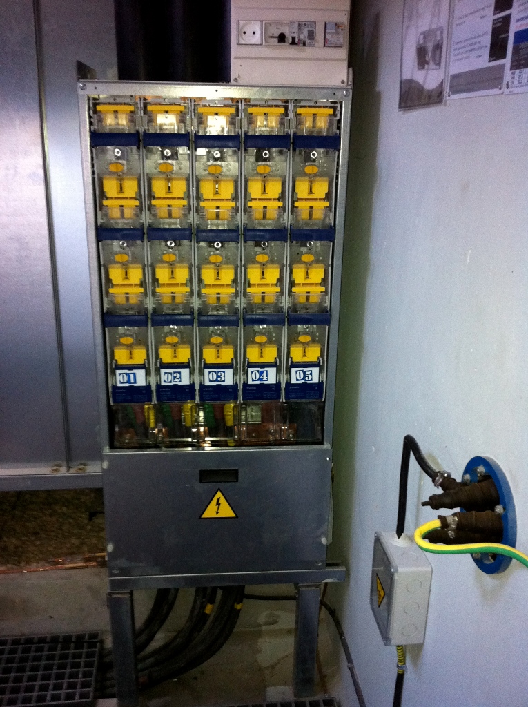 MONFORTE ELECTRIFICACION EDIFICIO DE 28 VIVIENDAS