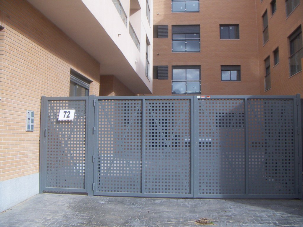 MONFORTE 28 VIVIENDAS GARAJE