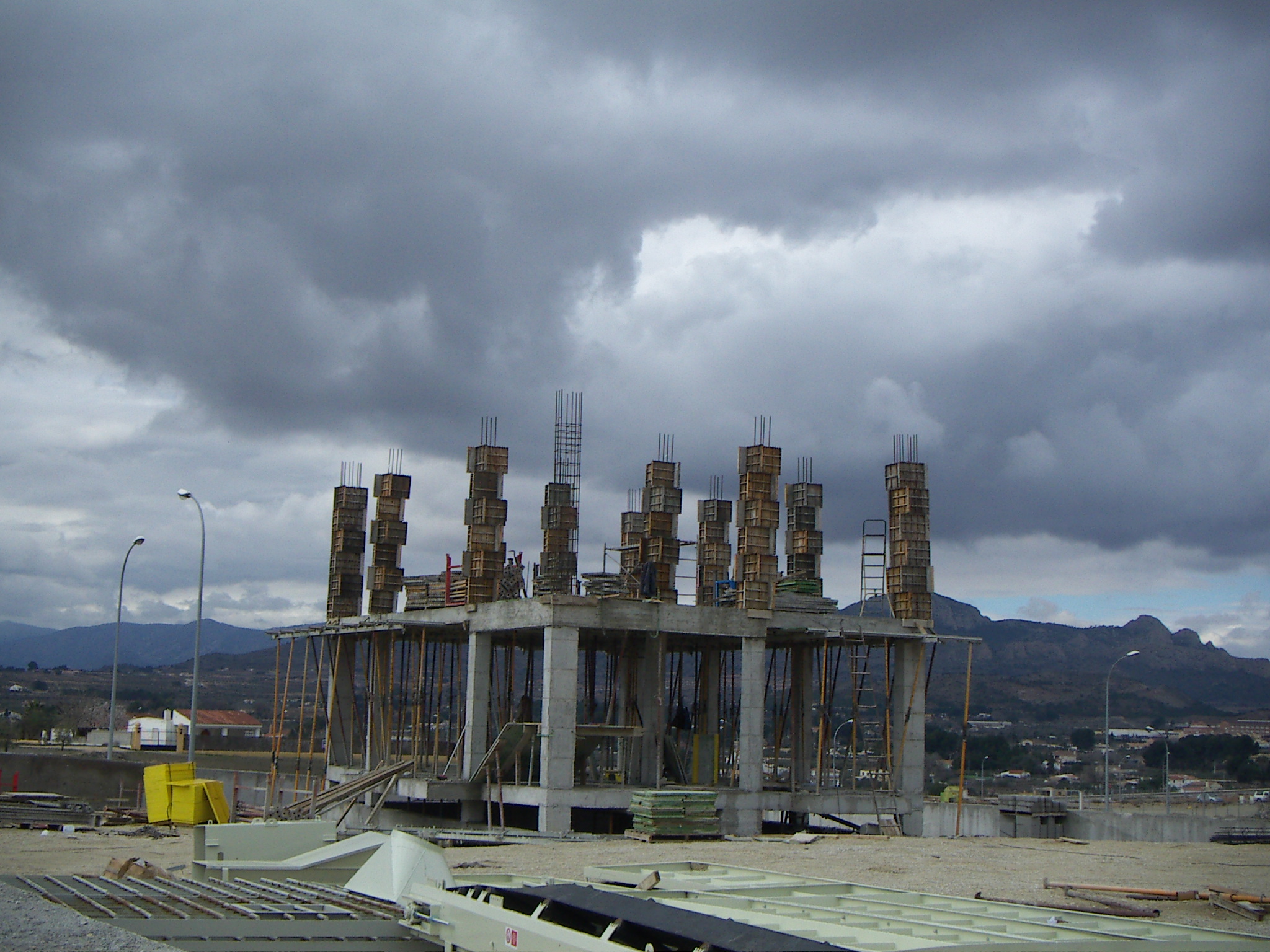 Obras de Construcción de Tipología Industrial y Terciaria